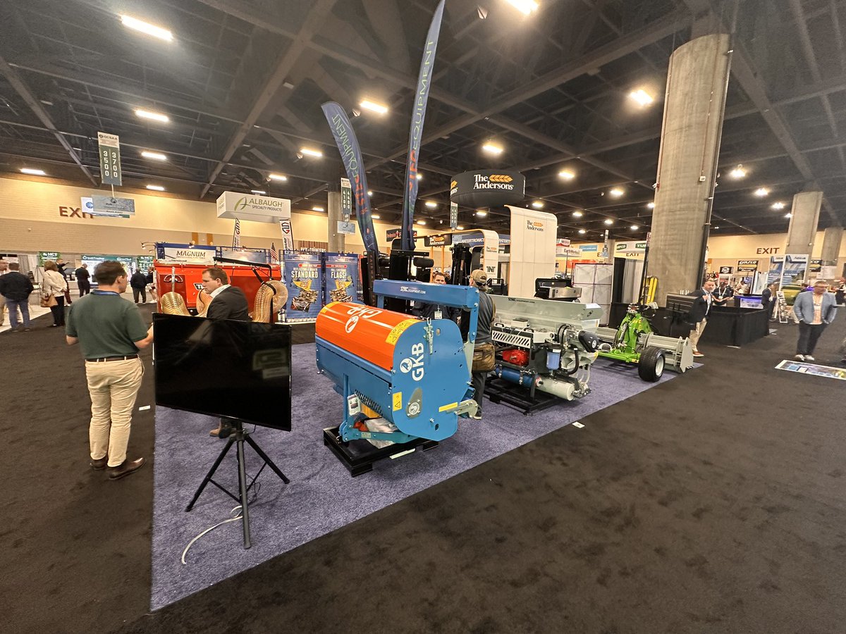 STECEquip's tweet photo. All the latest innovations can be found at the @GCSAA trade show booth #4146 ! Stop by and visit with the #STECTEAM now until 5:00 pm https://t.co/Gr1XE8ANHp