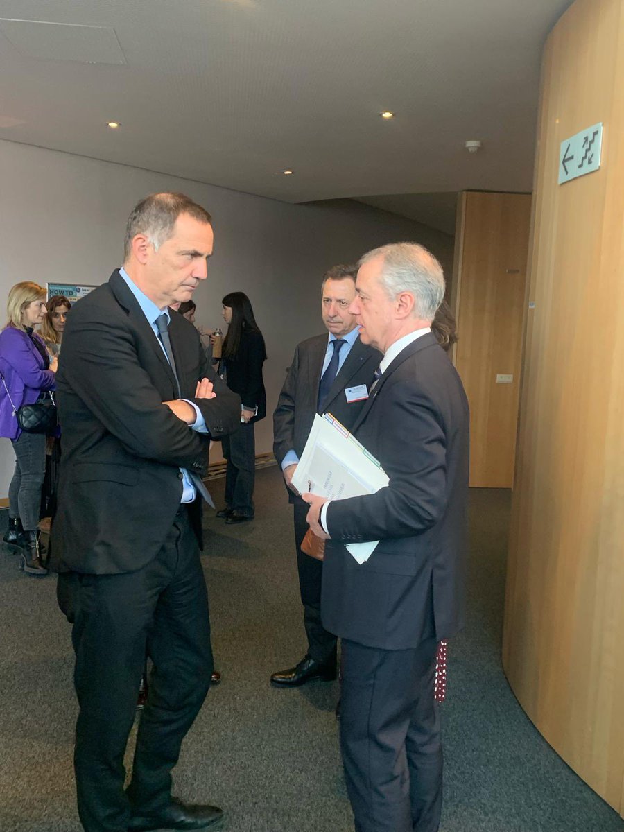 Gilles_Simeoni's tweet photo. Heureux de retrouver le Président catalan @perearagones et le Lehendakari @iurkullu, et d’intervenir à leurs côtés pour réaffirmer le droit des peuples et nations sans État à voir leurs aspirations démocratiques prises en compte par les États et l’UE. https://t.co/7HAfltRmP5