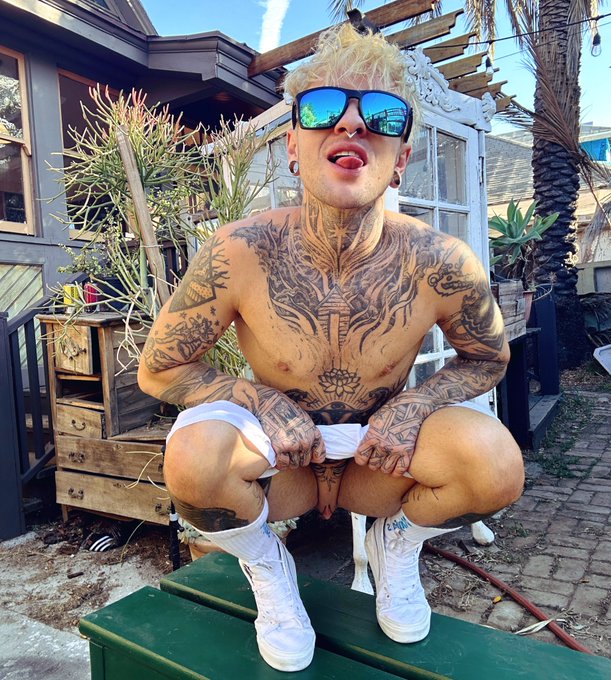 2024

Out: boys w/ dick
In: boys w/ pu$$y https://t.co/Z66VsjQvJh