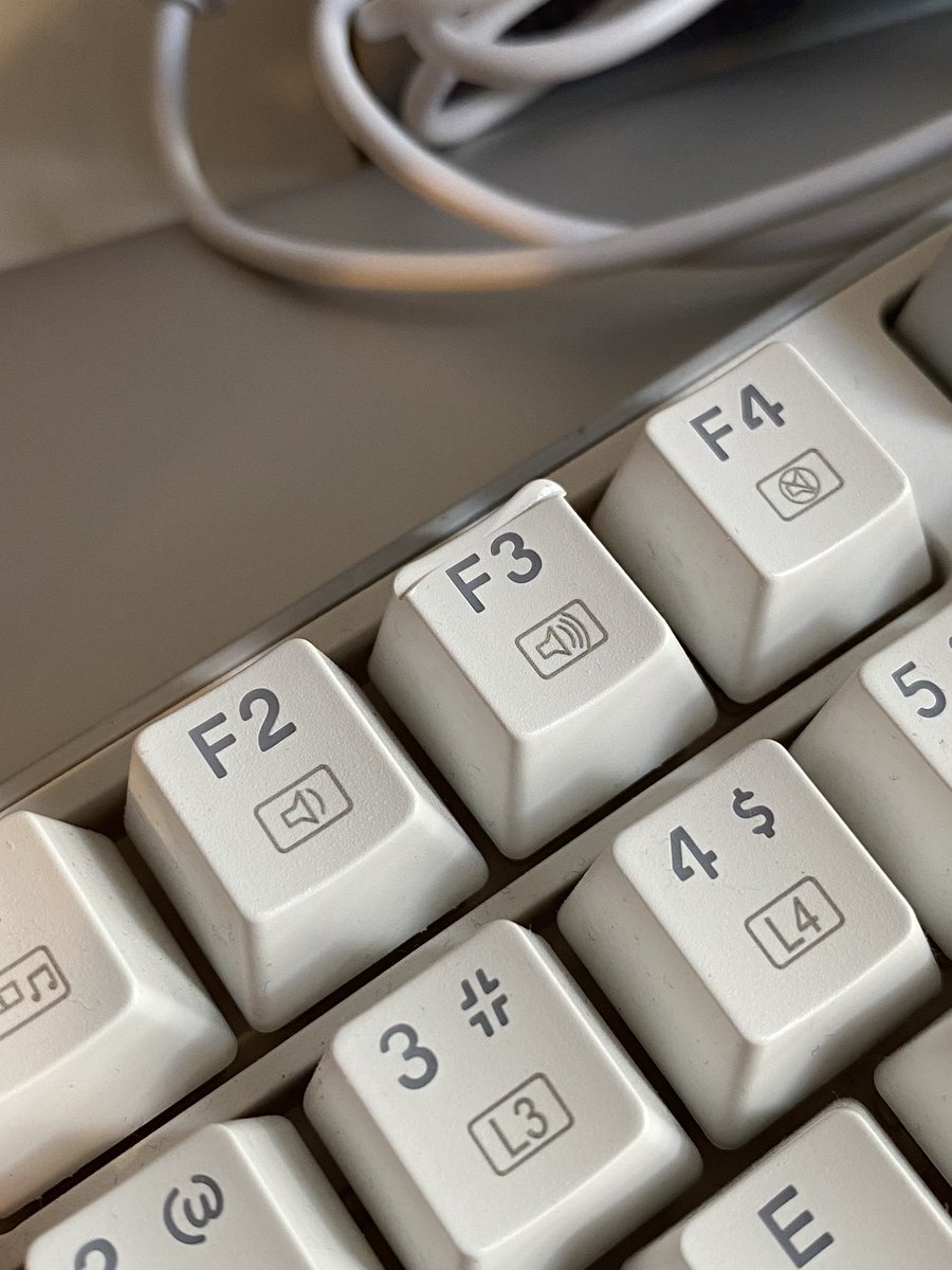 wts lfb ph only non bts related 

selling my redragon kitava keyboard for 1800 !

bought this for 1,995 in DataBlitz :) 
includes box and other accessories. used once only. 

rfs: decluttering 
can send more pics to check condi! 💗 
price is negotiable for sure buyer.