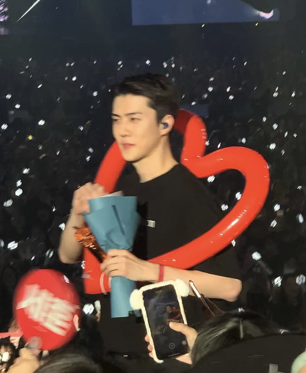 yu_myeon's tweet image. four pictures by me 🤍

my SKYmyeonnie 🥰