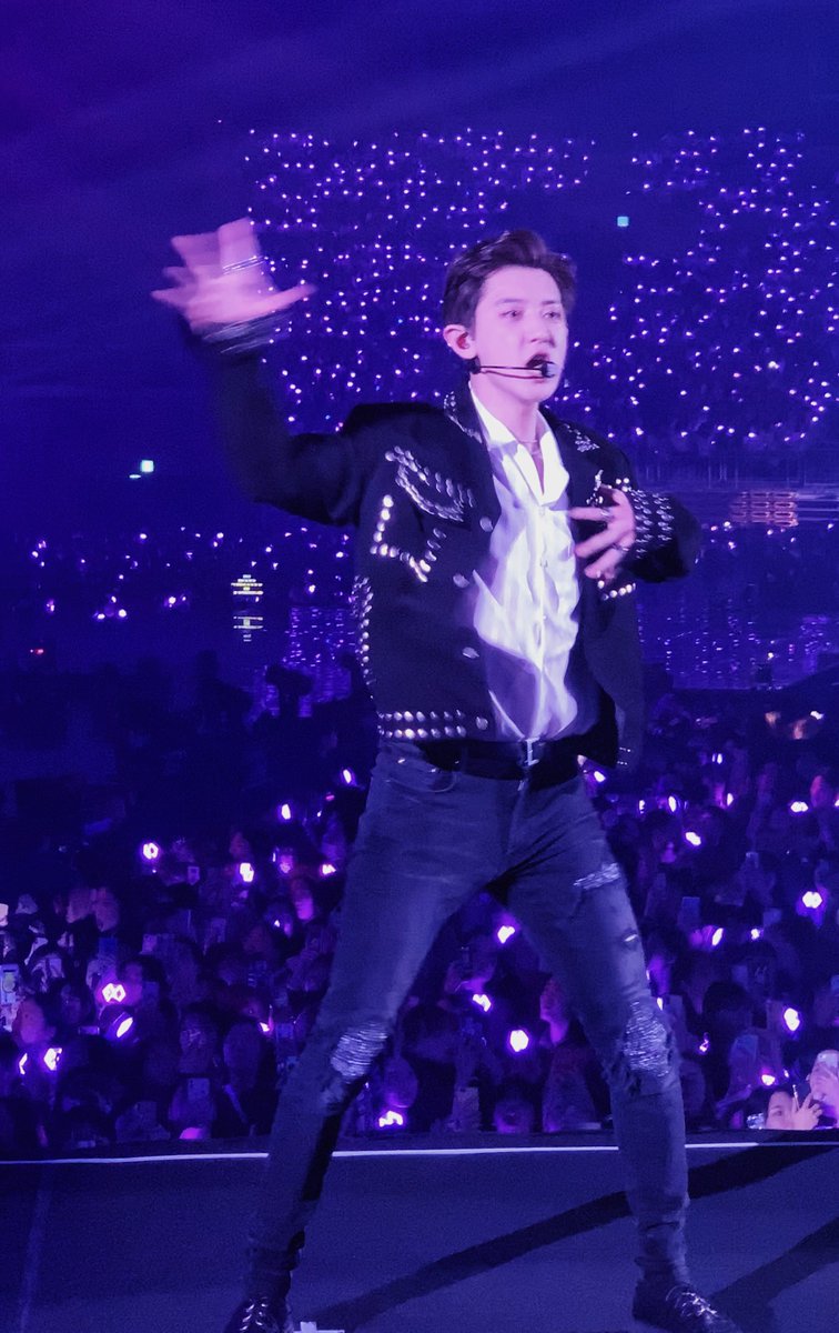 yu_myeon's tweet image. four pictures by me 🤍

my SKYmyeonnie 🥰