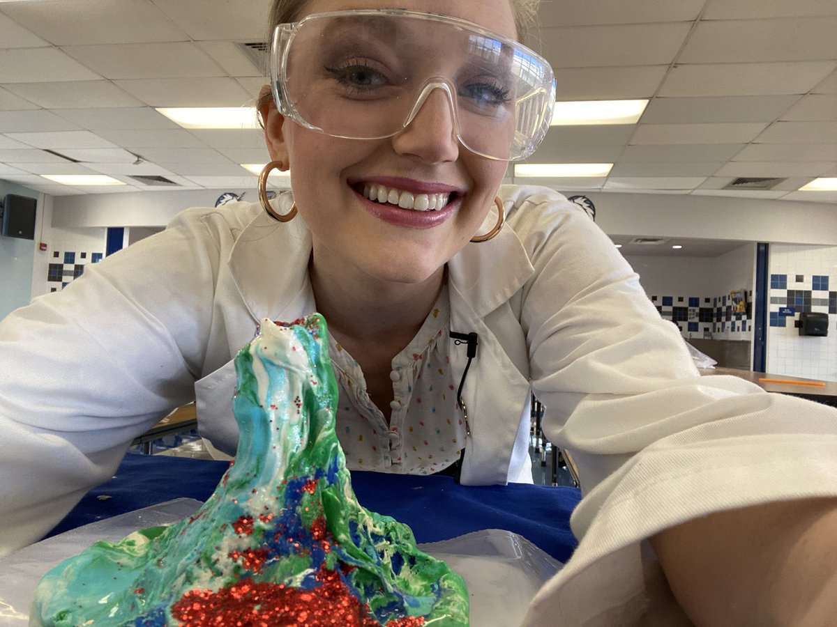 KSATSarahSpivey's tweet photo. #ScienceWithSarah: Play-Doh volcanoes 🌋
What a fun morning with Olympia Elementary of @JudsonISD! And shout out to Heather & Emily from @SanAntonioZoo who showed us Greta — the three-banded armadillo!
Watch ➡️ https://t.co/NJkanxbTfh https://t.co/RkVxgtQa08