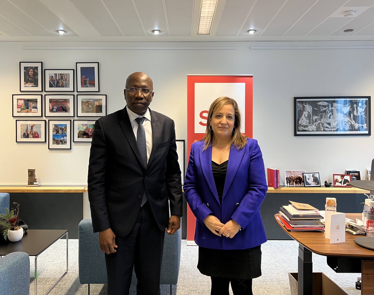 IratxeGarper's tweet photo. Thank you @dsimoespereira for the meeting. The people of Guinea-Bissau deserve an end to the political crisis in full respect of the national constitution.

The #EU and #ECOWAS must coordinate their efforts to support the country on its path towards democracy and progress. 🇪🇺🇬🇼 https://t.co/CVSolqeW5s