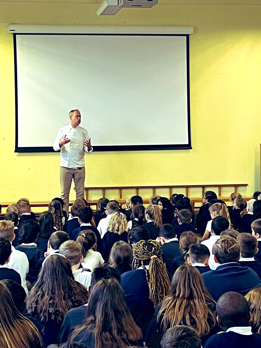 Another fantastic whole school assembly. This time from Chef Ashley👨‍🍳 from @ChefsAdoptaSch The children asked some fantastic questions about what it is like being a chef and Ashley’s favourite dish to cook. A valuable insight into careers in hospitality for Aspirations Week!