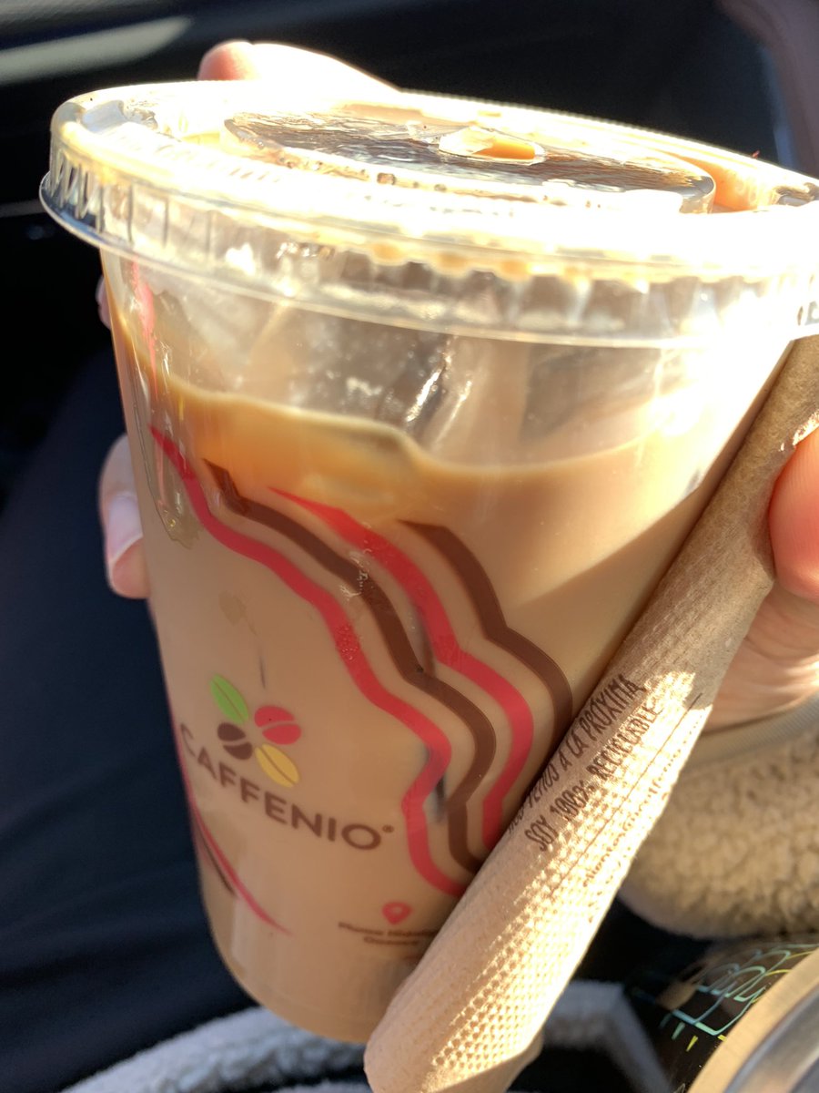 ¿Qué pasó con las otras tapaderas color negro? <a href="/caffenio/">CAFFENIO</a> 
¿Las cambiaron porque el proveedor subió el precio?
Les recomiendo vuelvan a las anteriores este downgrade ponte en riesgo el presupuesto de venta del 2024. Excelente día. 🦖