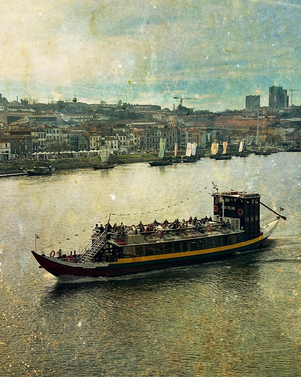 Rabelo Boat

There wasn’t a view from the #domluisbridge in #porto #portugal that wasn’t next level cool. No river cruise this time but maybe next time. All I know is that city in January was an experience to repeat! 

#portugal🇵🇹… buff.ly/42hMY5P