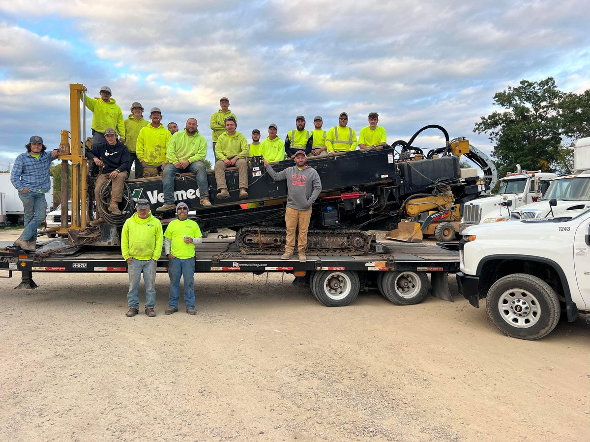 CongruexGroup's tweet image. Thank you to the team Congruex WhiteCo. for your hard work and dedication in Mauston, WI! Construction in any climate can be a daunting task, but WhiteCo. is always working with efficiency and safety in mind to get the job done right.

#OneCongruex #Teamwork #NetworksBuiltBetter