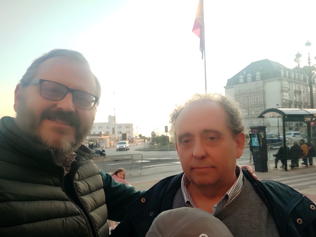 Por si los dípteros, no me perdía tu paso por <a href="/Sabery_Ganar/">SABER Y GANAR</a> Pero hoy nos has hecho un María Jiménez inesperado y nos has dejado a two candles. A partir de mañana, seguiré viendo el programa y aré lo que pude. E iré a degüello contra quien te ataque. Grande Javier Dávila.