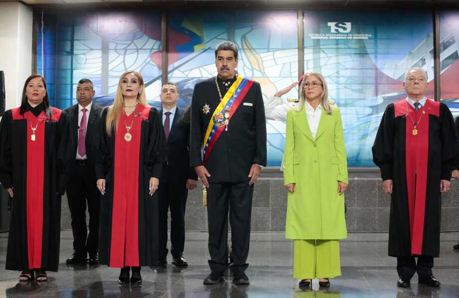 #Noticia 📰 | Presidente Maduro participa en sesión de Apertura de Actividades Judiciales 2024 ➡️ goo.su/NDqz