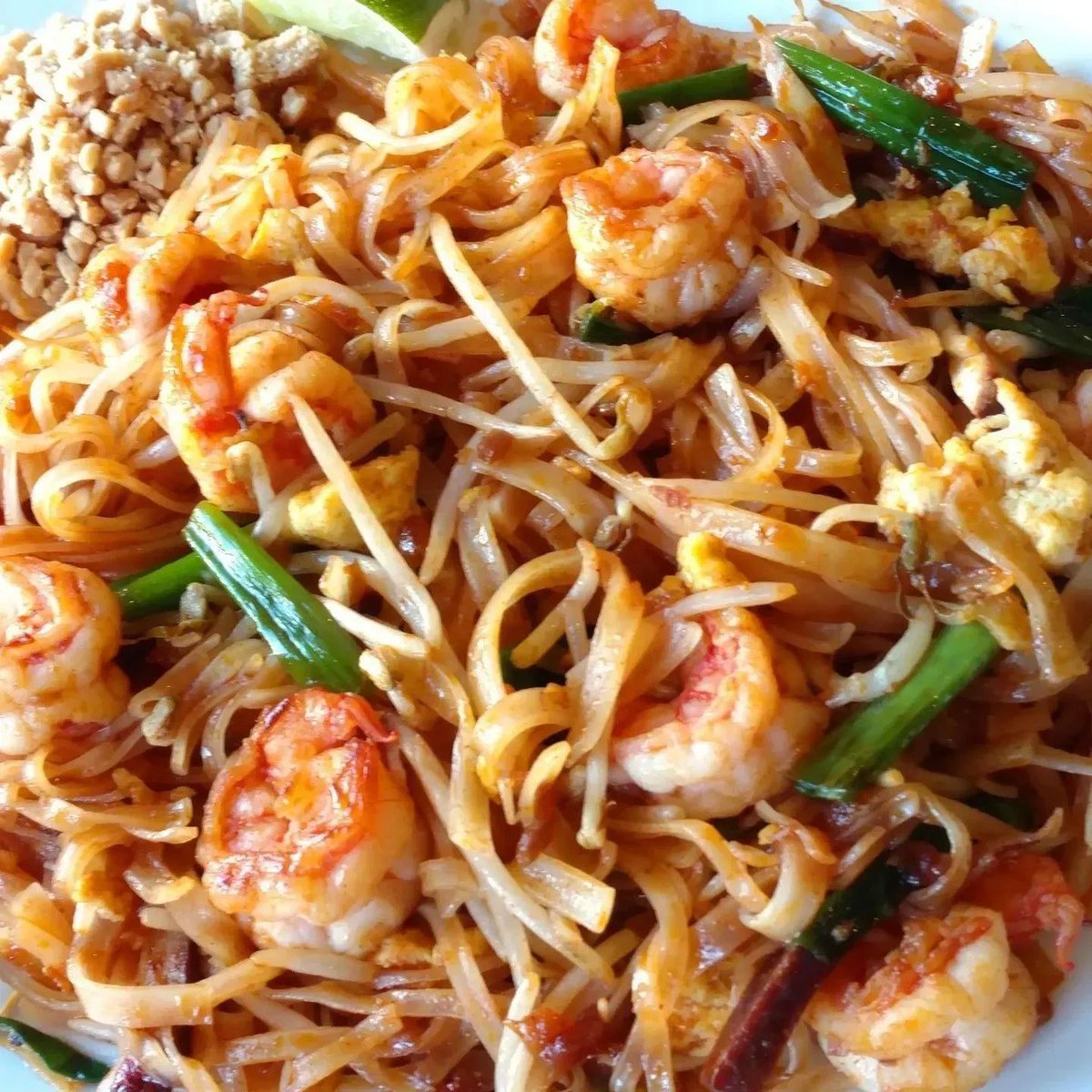 #Feastfromtheeast #ShrimpPadThai = Happy Dance!
.
.
.
.
#Westwood #WLA #SantaMonica #Palms #RanchoPark #Ffte #FeastEast @feasteast #losangeles #losangelesfoodie #losangelesfood