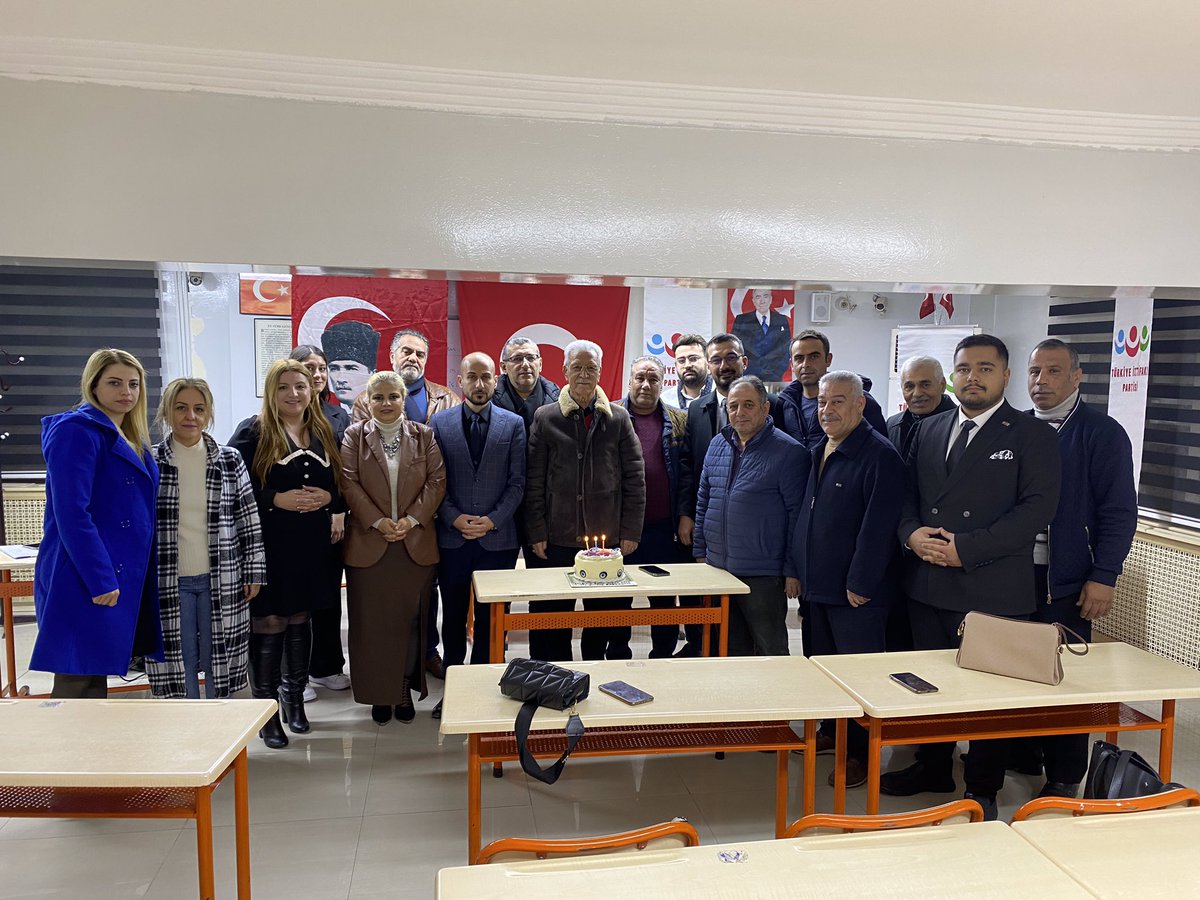 Haftalık olağan İl İlçe Yönetim Kurulu toplantımızı gerçekleştirdik. Gündem hakkında istişarelerde bulunduk.
İl Başkanımız Sayın @fayatbay doğum gününü kutladık. 
Ad gününü kutlar, sağlıklı seneler dileriz. 

Güçlü Lider
Sağlam Teşkilat! 

<a href="/DrSinanOgan/">Dr. Sinan Oğan</a> 
<a href="/muhittinbay27/">Muhittin Bay</a>
@ittifak_GM