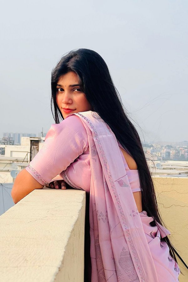 GFL9ubPbAAAg9_d?format=jpg&name=900x900