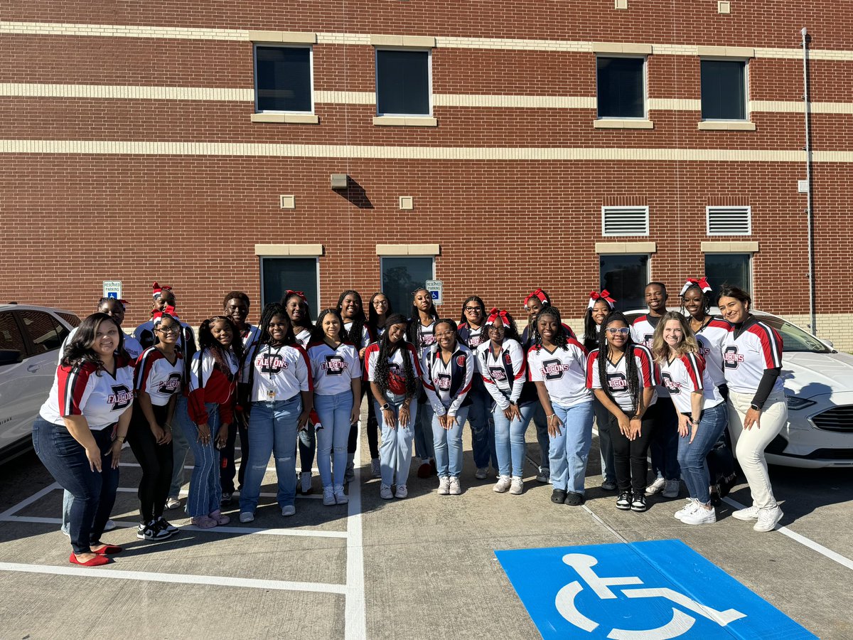 DAVIS HIGH SCHOOL CHEER tweet media