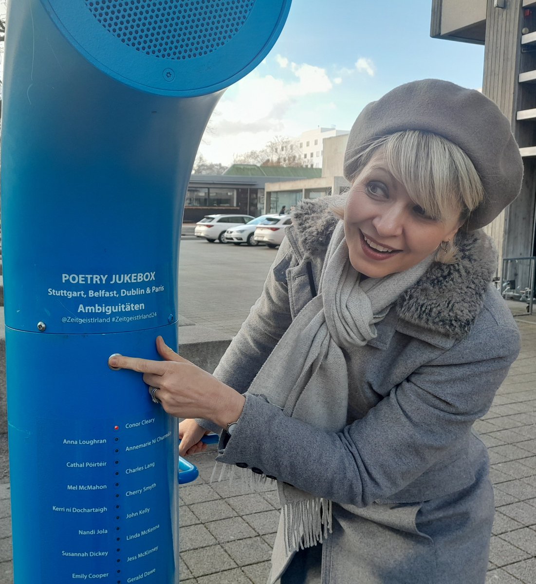 Letzte Woche wurde @poetryjukebox von Quotidian aus Belfast auf dem Campus der @unistuttgart als Teil von Zeitgeist Irland 24 installiert. Ambiguities, eine Auswahl von Werken irischer Dichter, ist in diesem Werk im öffentlichen Raum bis zum 31.01.2024 zu hören