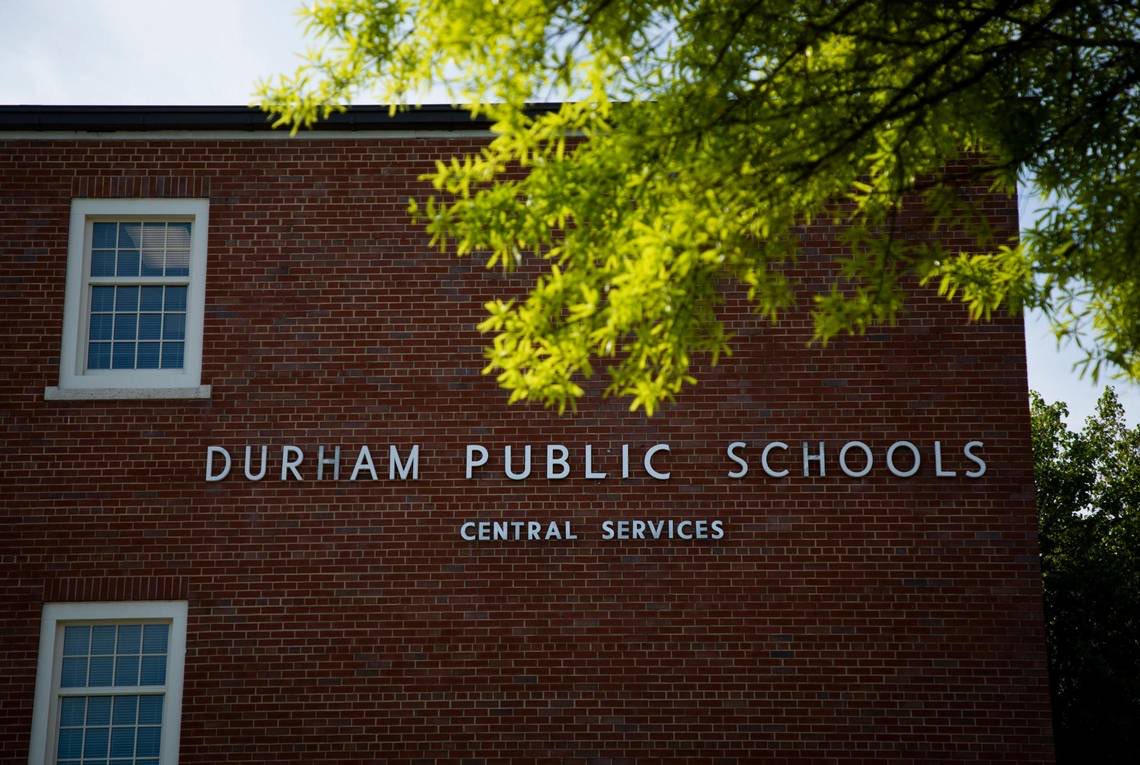 11 Durham schools closed Wednesday as teachers, staff call in sick to attend protest. The sickout comes after the district said 1,300 employees were incorrectly given raises that might not be extended. (Via @jessicabanov & @maryhelenmoore) #nced #ncpol newsobserver.com/news/local/edu…