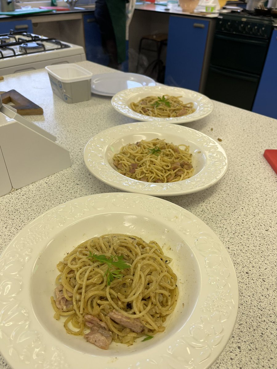 Spaghetti carbonara with S3 this week 👩🏼‍🍳🍝