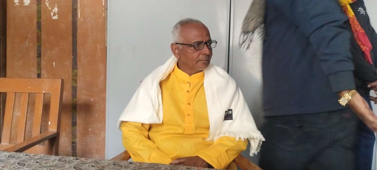 DSanjat's tweet photo. S N P College Sanjat Begusarai के सदस्य श्री हरि शंकर झा जी की महाविद्यालय परिवार के द्वारा आज अवकाश प्राप्त होने के उपरांत विदाई की गई। https://t.co/u5x4n15uiq