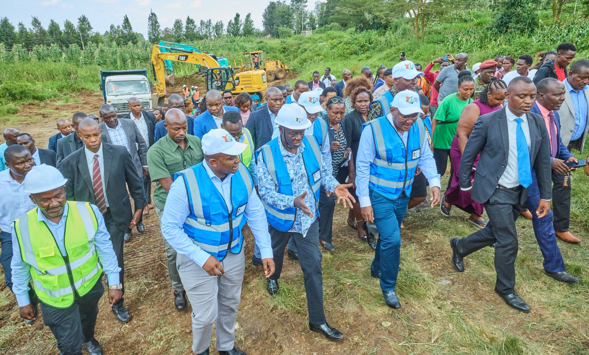 PloSigei's tweet photo. Deputy President @rigathi Gachagua Launched the multimillion Matasia Irrigation Project in Kajiado North, Kajiado County.

 This transformative initiative not only ensures local food security but aligns with the BETA PLAN, fostering agricultural development and boosting exports. https://t.co/LtuNoCgdDi