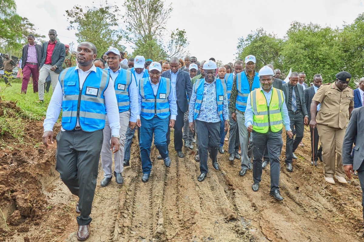 PloSigei's tweet photo. Deputy President @rigathi Gachagua Launched the multimillion Matasia Irrigation Project in Kajiado North, Kajiado County.

 This transformative initiative not only ensures local food security but aligns with the BETA PLAN, fostering agricultural development and boosting exports. https://t.co/LtuNoCgdDi
