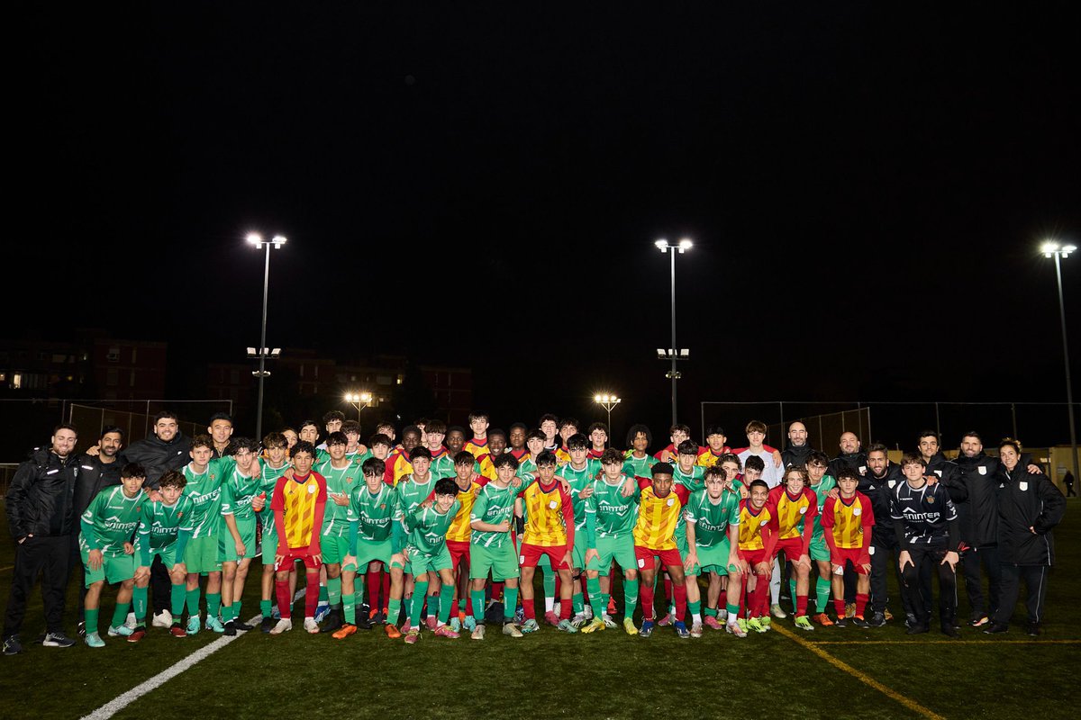 ue_cornella's tweet photo. #FutbolBase • Un jugador del Cadet A de la #UECornellà, convocat amb la Selecció Catalana sub 16, va disputar ahir un partit amistós contra el seu propi equip, el Cadet A 𝐔𝐄𝐂! 😃👏🏻

👤 Sergio Martínez Garabito

#SeleccionsCAT #Ambelverdalcor 💚 https://t.co/Ssm3q0Tgs8