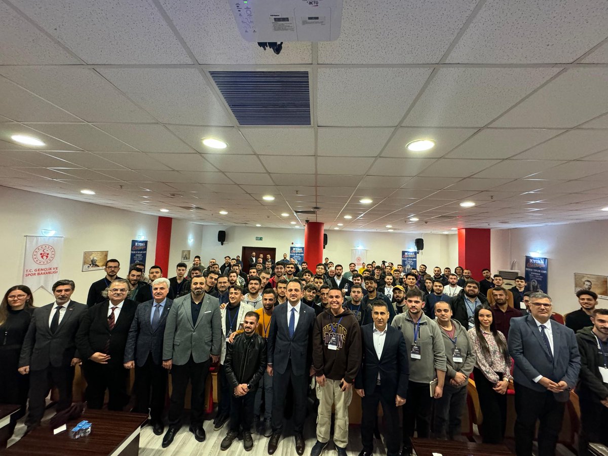 eminogluenes's tweet photo. Kültür Köprüsü Diyarbakır'da, 55 farklı şehirden gencimizle İnsan ve Toplum Kampı'ndayız.

Medeniyetler Kenti size ilham kaynağı olsun gençler.🤚

🏕 8. Tematik Kış Kampı

📍Diyarbakır, GSB Selahattin Eyyubi Erkek Yurdu https://t.co/Ir6AV4QI8h
