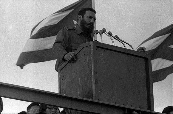 #FidelPorSiempre: “¿Y qué quieren los yankis?  ¿Quieren decir q nosotros desacatamos la OEA?  Pues si quieren decirlo, magnífico, q digan lo q nosotros decimos: q tienen la OEA como un instrumento para impedir revoluciones en América”.(6 de agosto de 1960)#MujeresEnRevolución