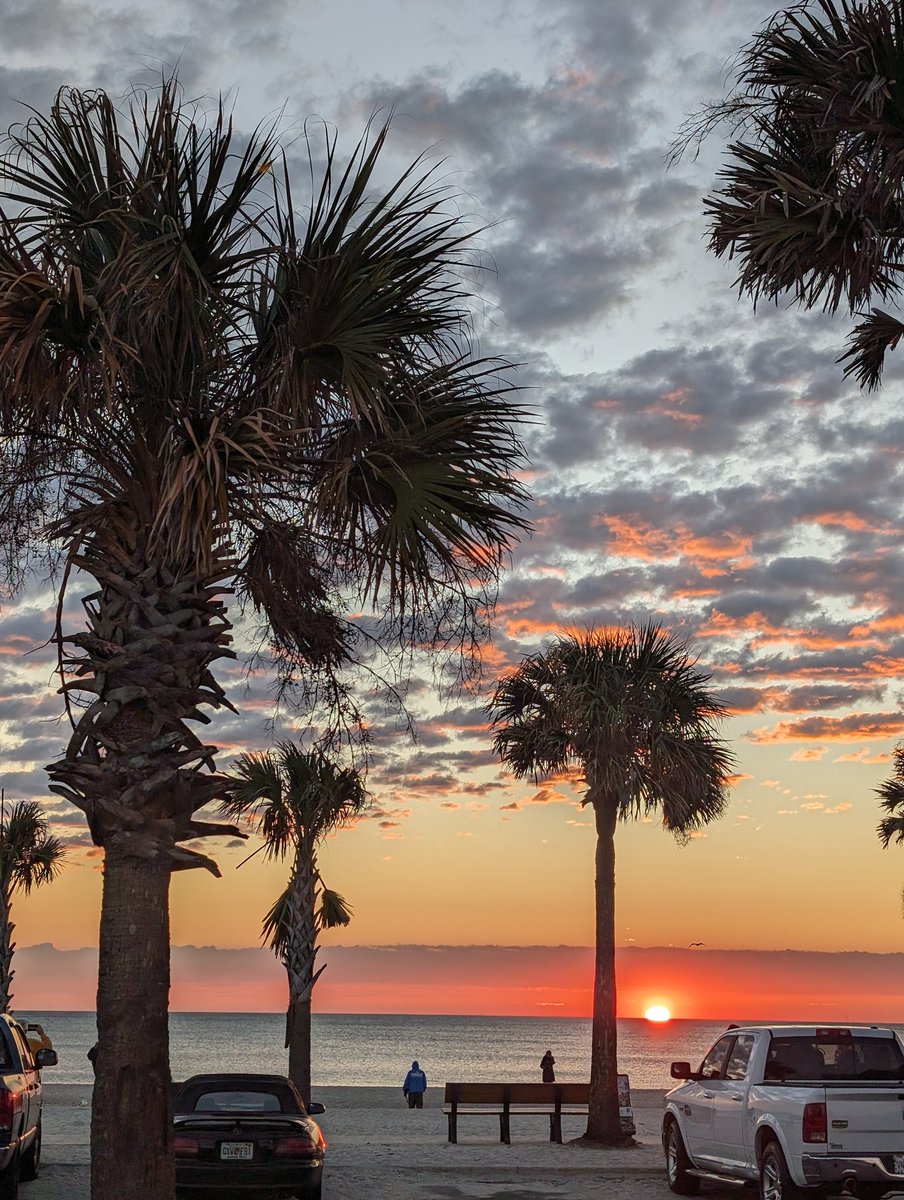 NPInspires's tweet photo. Good morning from Fernandina Beach, FL 🌞

Commit your activities to the Lord, and your plans will be established.  ~Proverbs 16:3 https://t.co/HobZKHVuGT