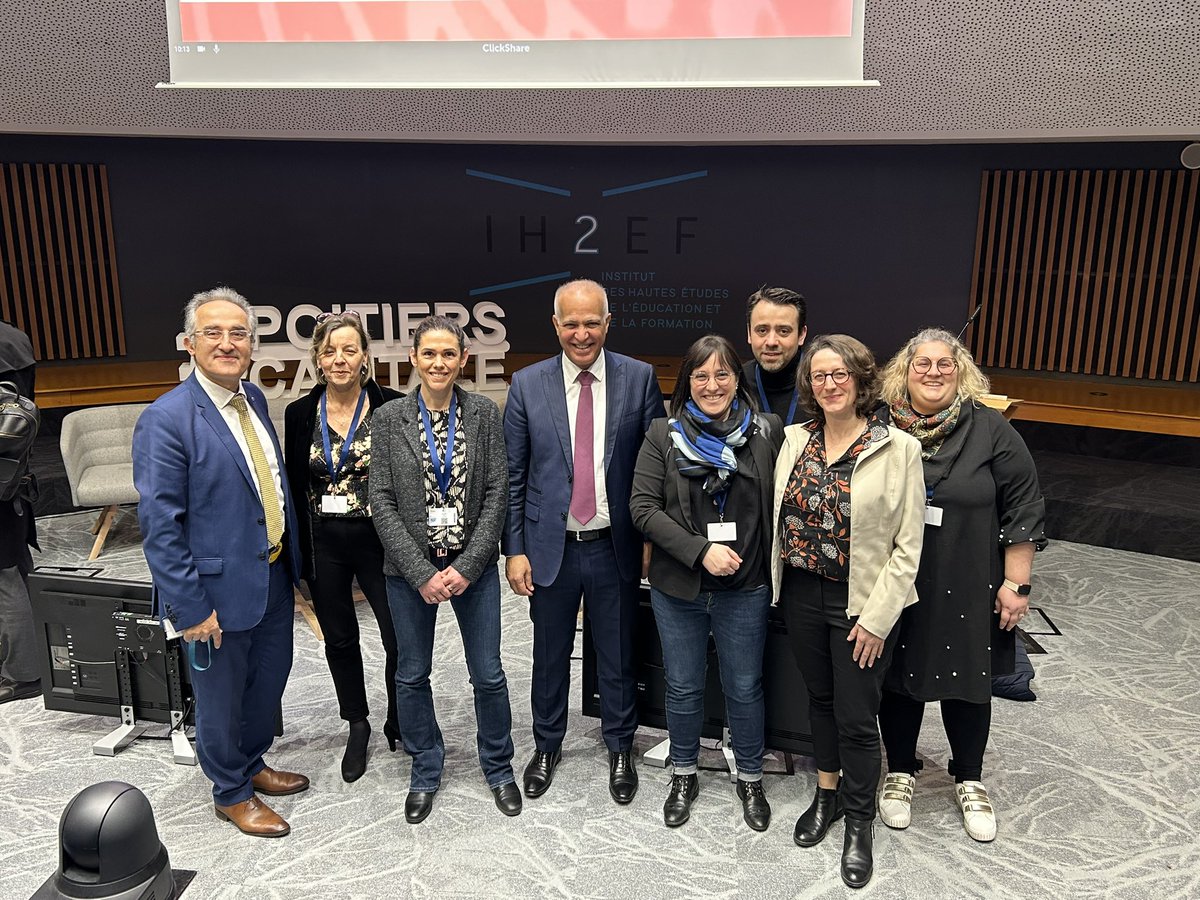 MostafaFourar's tweet photo. "Effets papillon : comment la convergence des actions éducatives peut changer le destin de nos enfants ? Exemples de terrain"
Merci à @Ih2ef pour l'organisation de cette conférence et au public de cadres @education_gouv pour les échanges sur égalité des chances et mixité sociale. https://t.co/mica6GQH0T
