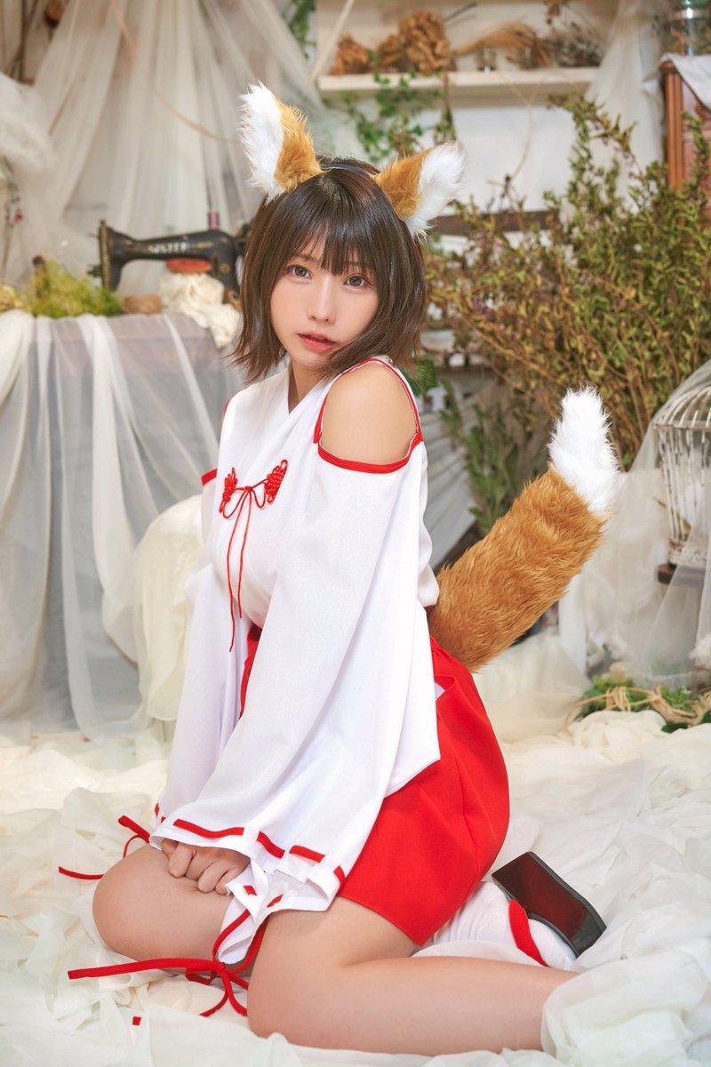 enako_cos's tweet photo. 「けもみみしっぽセット」のパッケージモデルを担当させていただきました！

耳カチューシャとしっぽのセットで
コスプレ初心者の方も楽しめるアイテムです🐰💕

ぜひチェックしてくださいね🐱✨
https://t.co/UnJuS4nyWQ https://t.co/4t7ftVStpb