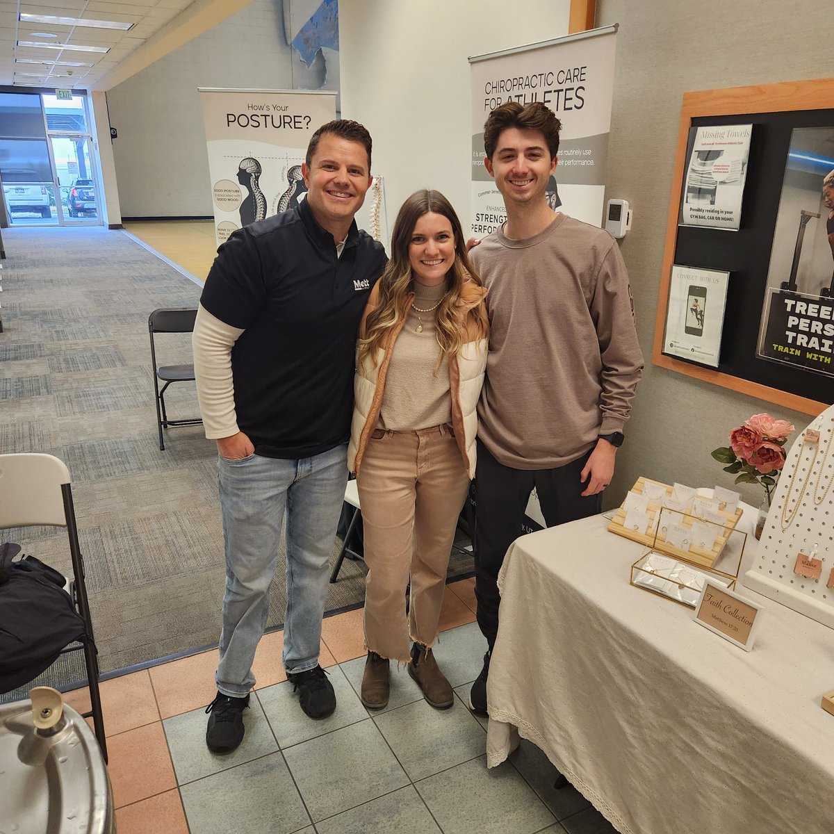 SchwabScott's tweet photo. Entrepreneur Spotlight. Meet Holly Davis, entrepreneur, founder, and CEO of Mauve Jewelry. 

Holly launched Mauve Jewelry during the 2020 shutdown. She is my pick for the entrepreneur of the week. #riseandgrind #entrepreneur #wintheday #historymaker https://t.co/mWTGAKOF5m