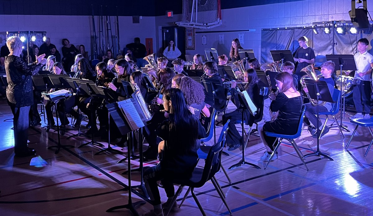 Thanks to all our Windsor families who came out to support our K-8 Winter Concert !
#musicalwildcats