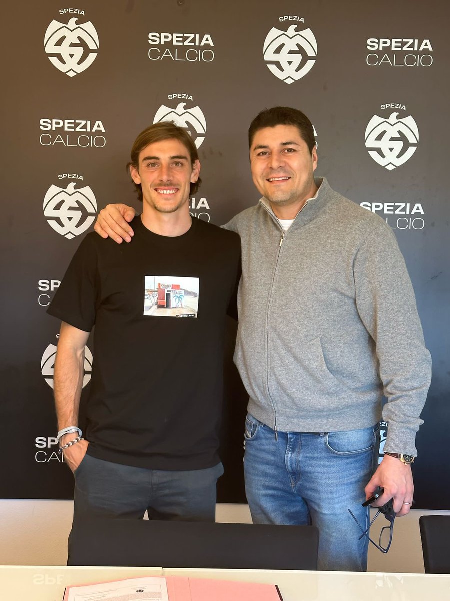 FabrizioRomano's tweet photo. 🇦🇷 Argentinian defender Gregorio Tanco has signed in today at Spezia on contract valid until June 2026.

Tanco joins from Banfield, deal done by former Inter striker Julio Ricardo Cruz. https://t.co/oEBspV7ZnL