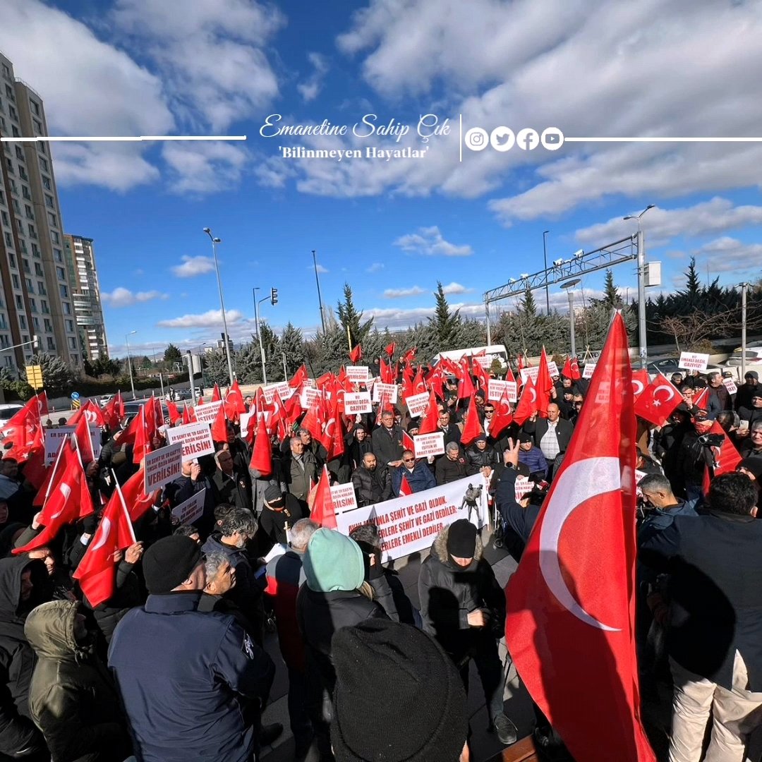emaneet_'s tweet photo. "Aynı mayınla Şehit ve Gazi olduk. Rütbeli askerlere Şehit ve Gazi dediler. Er askerlere emekli dediler."

Gazilerimizin bu haklı davalarında sesini duyalım, duyuralım.
Onlar yaşayan Şahitlerdir.

#gazi #ergazilerimiz #ersehitvegaziaileleriadaletistiyor 

@ErGaziler https://t.co/6NreBC2t5U