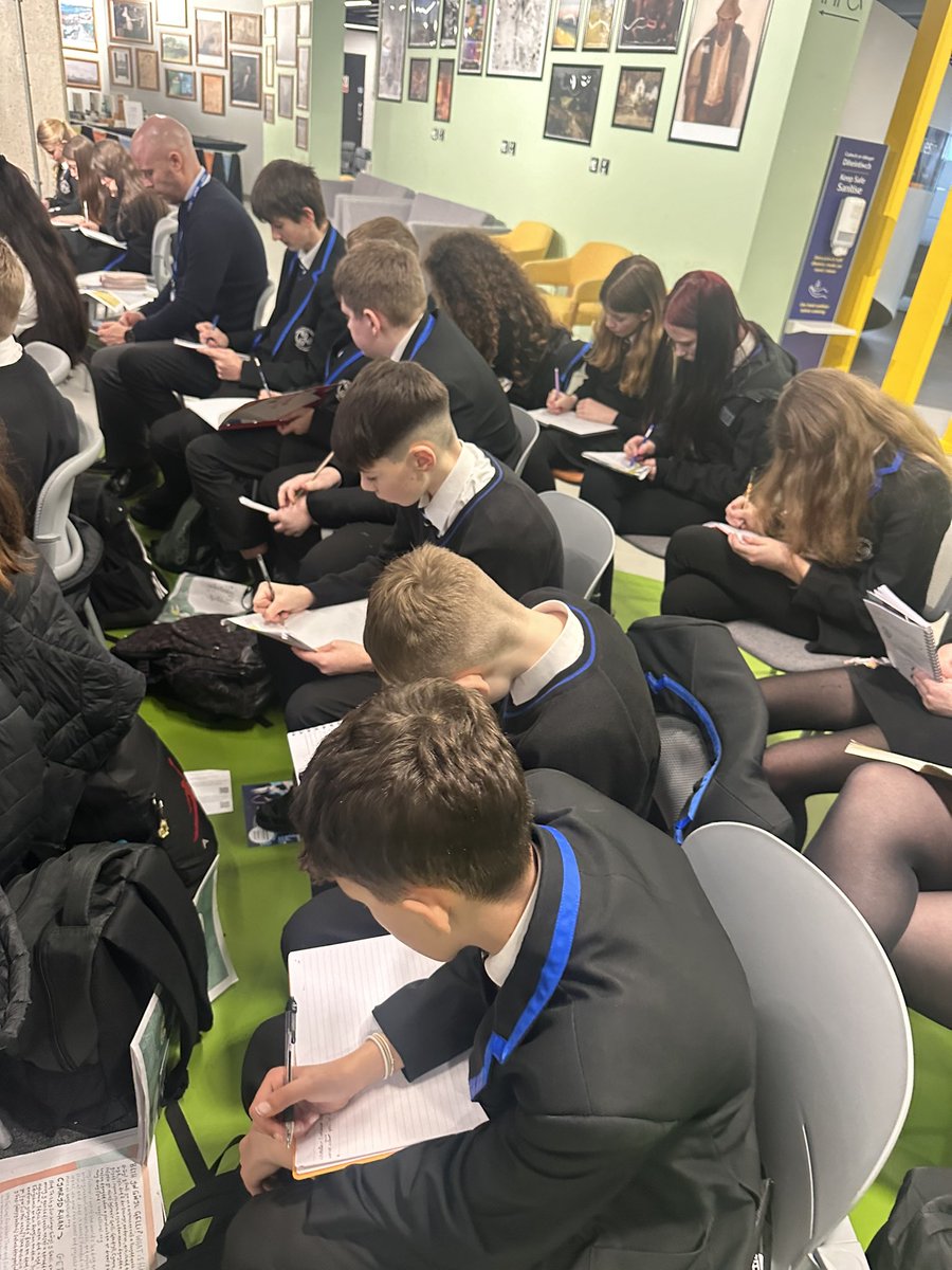 MrsMorganIHS's tweet photo. Pupils enjoying writing workshops at @SwanseaUni today with @KarlNova & @emcarrollauthor curtesy of the @hayfestival #scribblerstour 📚✍🏼💫📝✨📖 @IslwynEnglish @IslwynHigh https://t.co/CFgnRn4nSx