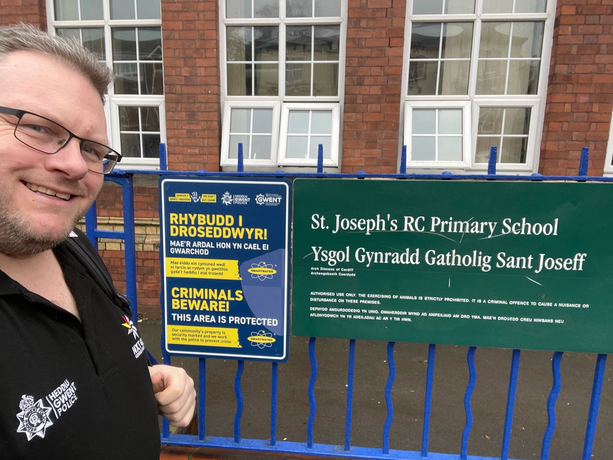 Great to see @StJosPrimary Proudly displaying their #Smartwater sign donated to us by @GP_WDBC. The pupils have spent time marking up their belongings in the school. A real worthwhile project undertaken this year in all my @GPNewport #HeddluBach Schools.