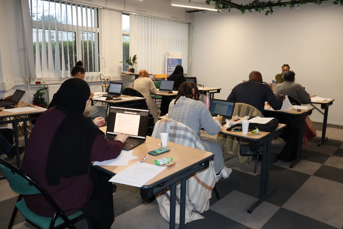 ✍️Il y'a quelques jours nos incubés ont enfin pu passer leur examen final !

Deux jours d’épreuves écrites et orales pour une évaluation complète de chaque projet.

Et grande nouvelle, aujourd'hui nous sommes fiers d’annoncer un taux de réussite de 💯% 

Félicitations à tous !