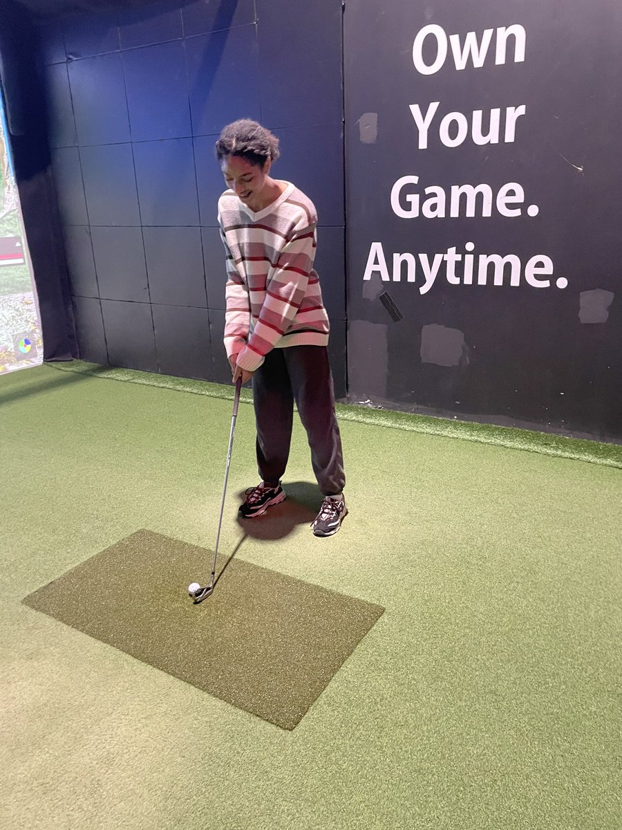 PRPVillz's tweet photo. A big 1st FORE me yesterday, running a youth program! 

On Par w/@PeelPolice brings officers together w/ youth from  Peel Region learning the game of golf in a new, fun way 

Big thx @COPSandKIDSca for funding the program &amp; @brackenburygolf / Transcend Golf for hosting ! @CSWBPRP https://t.co/Upm4P6BCzh