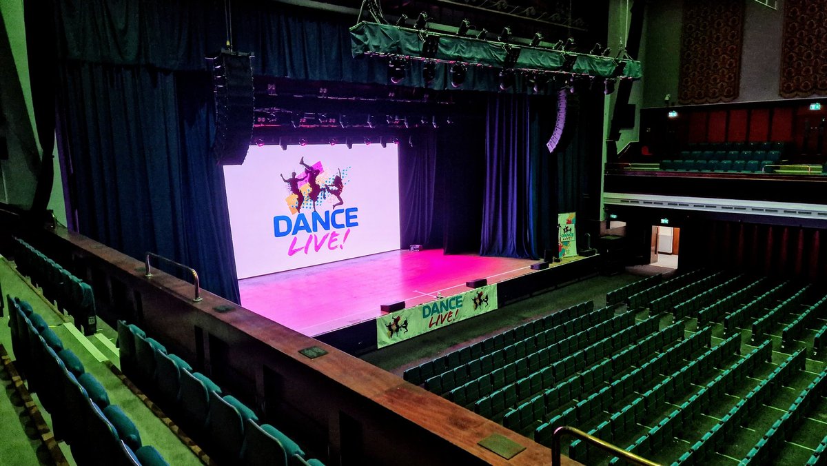 Wishing our students all the best for #dancelive2024 at Portsmouth Guildhall today. Enjoy it!