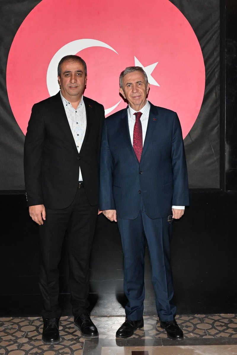 asio2005's tweet image. Ankara Büyükşehir Belediye Başkanımız Sayın @mansuryavas06 ’ı ziyaret ettik. Başta ilçe servis araçları olmak üzere sorunlarımız hakkında kendileriyle istişarede bulunduk. Yakın zamanda bir esnaf buluşması gerçekleştirme isteğimizi ilettik. kendilerine teşekkür ederiz.