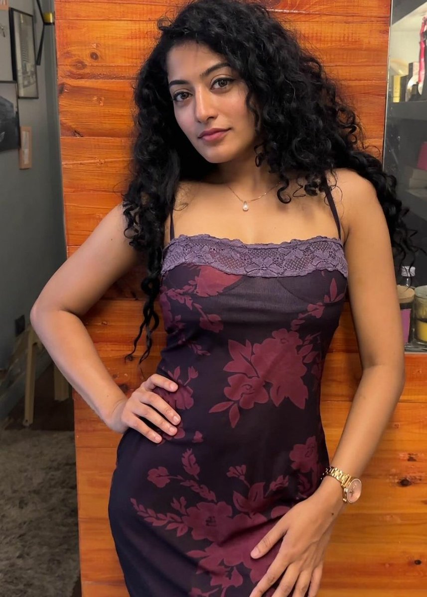 Anjali (@ianjalinair) on Twitter photo ♥️🫰🏻 ♥️🫰🏻