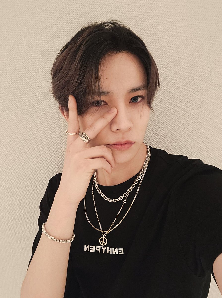 Thank you for spending the night together, ENGENEs. Your support fueled our energetic stage presence. Until we meet again, take care on your way home!