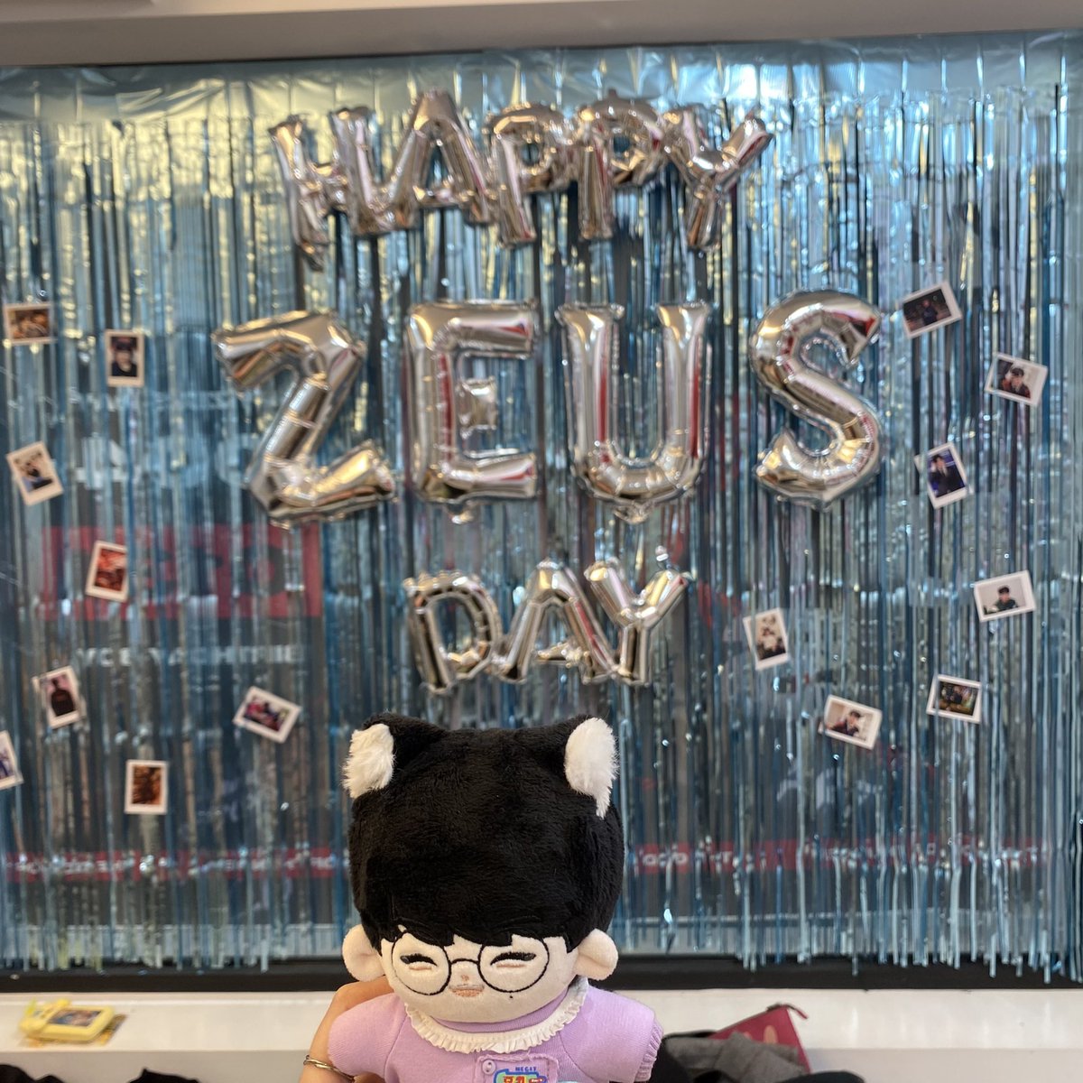 cf_murmur's tweet photo. 黑皮小齊日🥳✨

整間店裡充滿各種說不完的細節，完全能感受到主辦滿滿的用心和愛
還有店家提供協助的部份也是超加分
謝謝最用心的主辦齊媽咪明年我會中午報到ㄉ請給我抽獎ㄉ機會😙

#FEEL_THE_THUNDER_OF_ZEUS
#우제와_함께하는_봄여름가을겨울 https://t.co/F5Fpmyy7q9