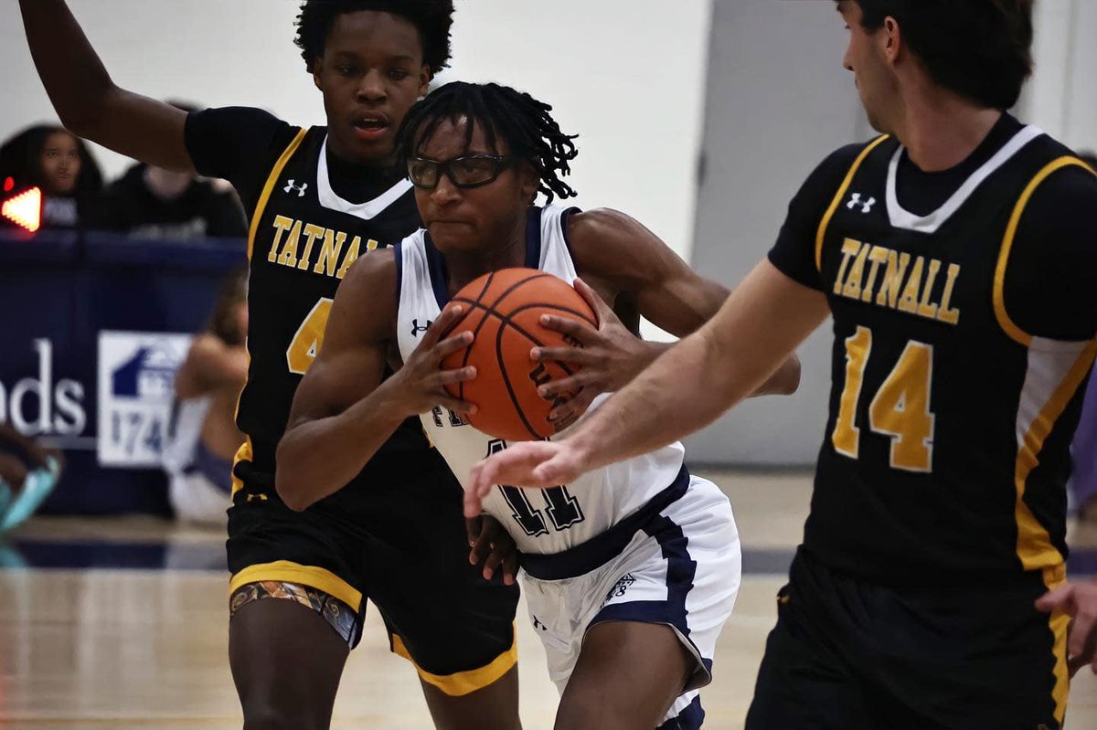 WilmFriends's tweet photo. WFS boys' 🏀 defeated Tatnall last night, 62-42! 

Ryan Tattersall ’25 led all scorers with 18 points while Joey Winchell ’25 netted 14. Bryce Jackson ’27 added eight. https://t.co/7woab4mMac