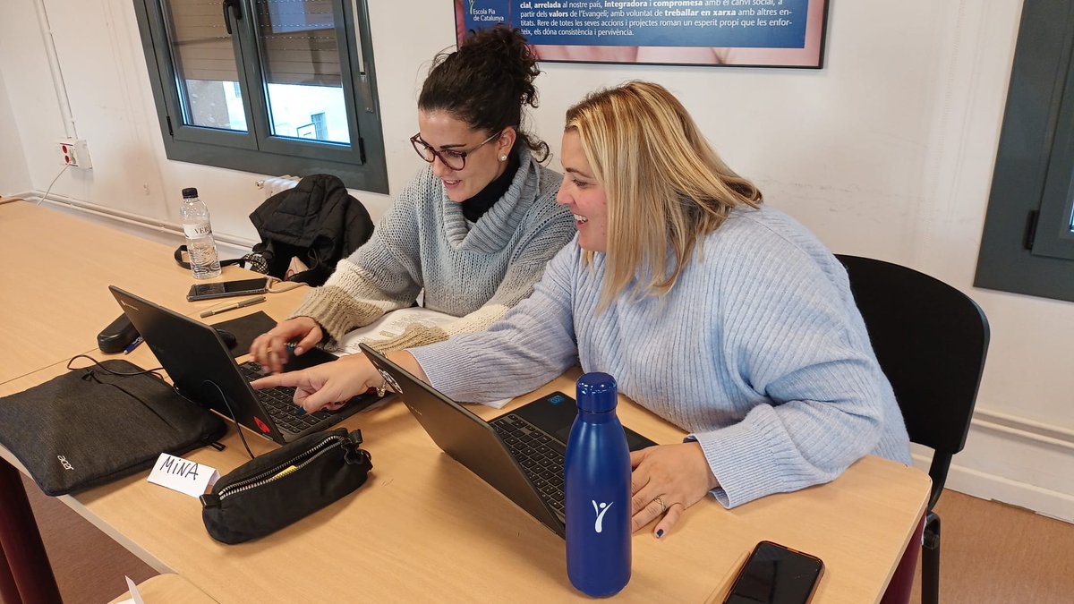 J_Montsalvatge's tweet photo. Equips educatius d'@escolapiacat de #Caldes #Sabadell #Salt #Diputació #Tàrrega #Calella #Igualada i #SantAntoni ens trobem en una sessió de treball per revisar i millorar els Itineraris d'Aprenentatge #SUMMEM https://t.co/s42R8f2uLY