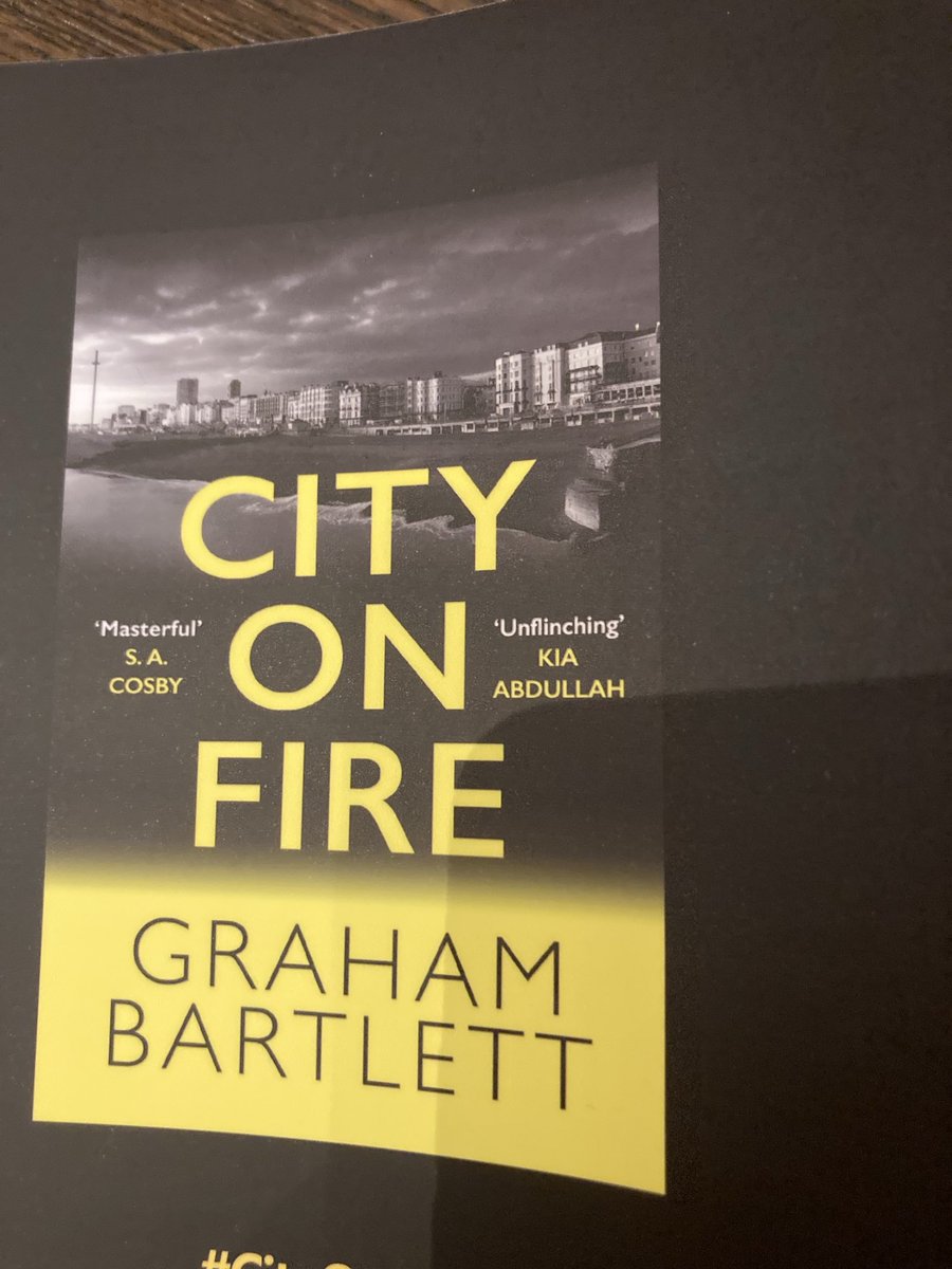 fionamsharp's tweet photo. Having loved #BadForGood I’m delighted to receive #ForceOfHate & #CityOnFire. Thank you @gbpoliceadvisor @AllisonandBusby see you in @wstonesdurham 10am Saturday 16 March. https://t.co/7SAjHq0RxQ