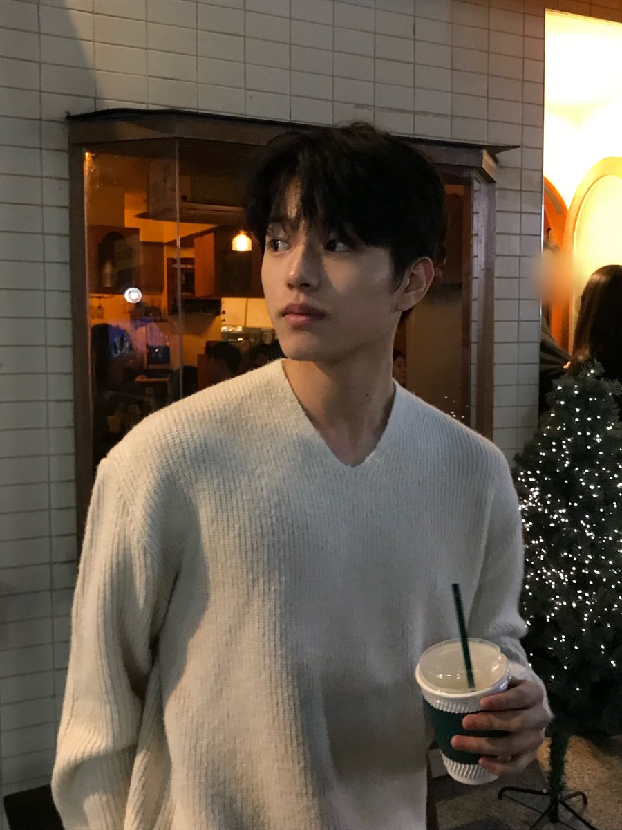 GHOST9OFFICIAL's tweet photo. 날씨 풀렸는데??

#LEEJINWOO #이진우 https://t.co/rxTNP4enrP
