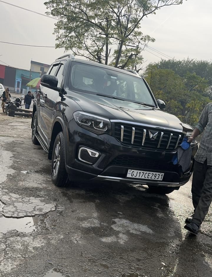 scorpianedge's tweet photo. सरपंच का चुनाव लड़ने से पहेले ही मेरी Scorpio ♥️ आ गई है 😂✌️ https://t.co/ycSNqULyFq