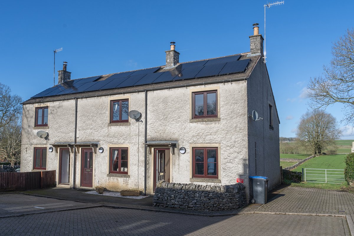 derbyshiredales's tweet photo. Our intervention has transformed 5 neglected properties in the heart of #Monyash into fabulous refurbished eco-friendly homes for local people.
Working with partners including @NottsCommHA https://t.co/EbMrL3V36y