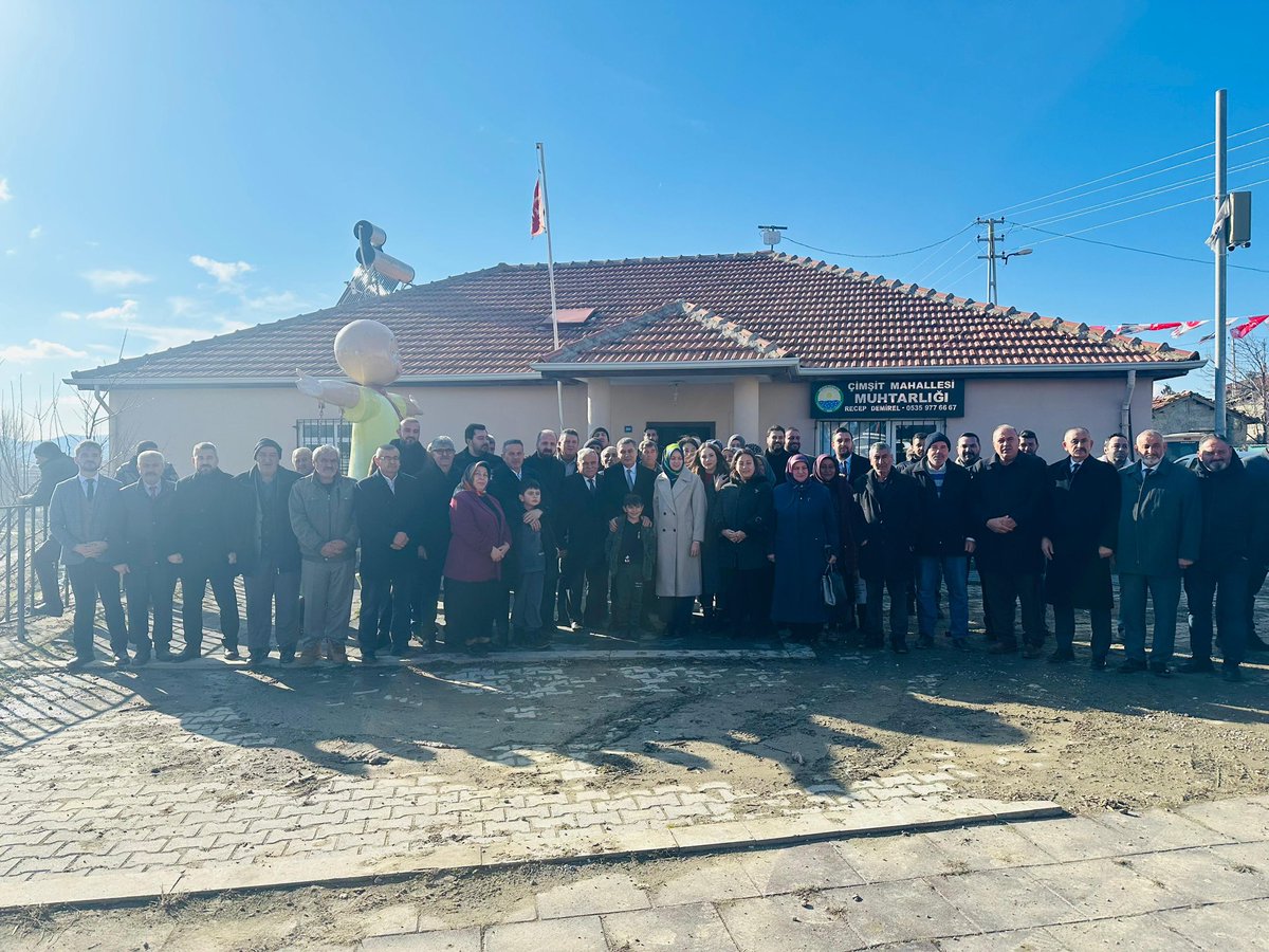 Slmakcyln's tweet photo. Güzel Cimşit’imizin güzel insanları ile bir araya geldik.

Milletvekilimiz Zehranur Aydemir, #Cumhurİttifakı Gölbaşı Belediye Başkan adayımız Ramazan Şimşek ve MHP İlçe Başkanımız Musa Şahin ile birlikte hemşerilerimizden Gölbaşı’nda RAMAZAN ŞİMŞEK’e
Ankara’da TURGUT ALTINOK’a destek istedik.

Cimşit tam destek inşallah. 

1 Nisan sabahı yeniden Bismillah diyerek hemşerilerimiz için, Gölbaşı’mız için çalışmaya devam edeceğiz.

#AnkaraBizimHepimizin
#HazırızKararlıyız
#GerçekBelediyecilik

@ZehraNurAydemr @turgutaltinok06 
@06Ramazansimsek